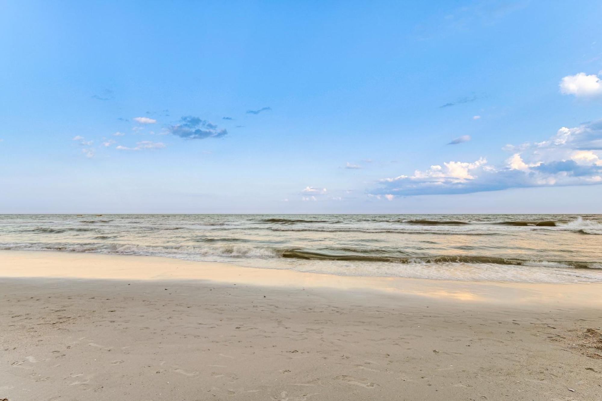 Updated Resort Condo, Walk To Myrtle Beach! Kültér fotó