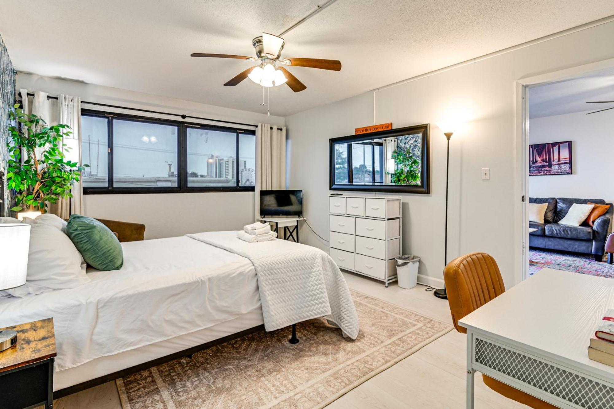 Updated Resort Condo, Walk To Myrtle Beach! Kültér fotó