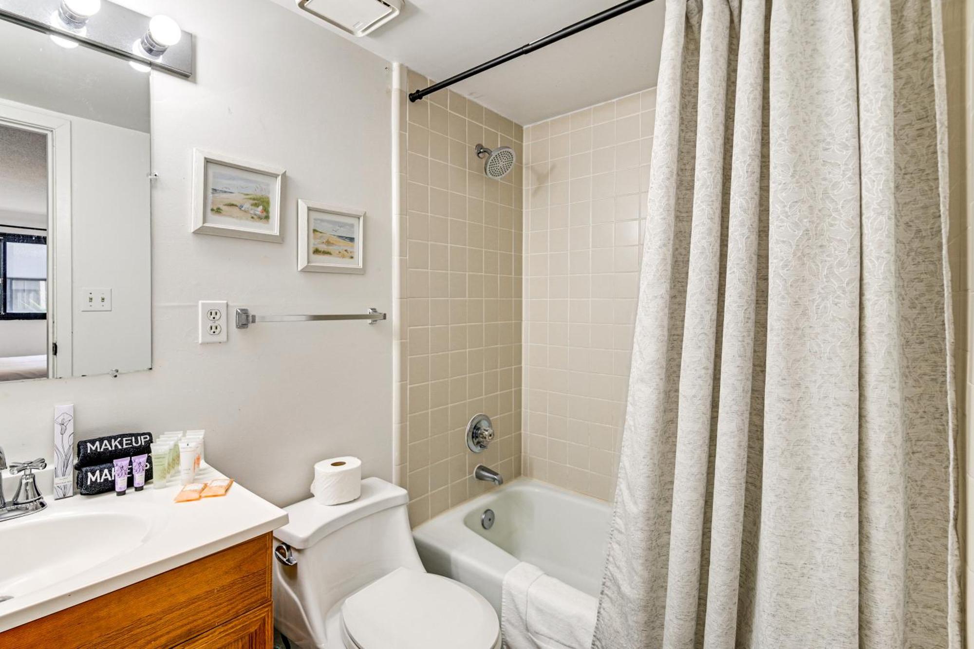 Updated Resort Condo, Walk To Myrtle Beach! Kültér fotó